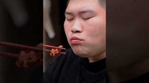 'TWO MEN EATING FAT FOOD SHOWS, AMAZING SPICY CHICKEN ARM, ,CHILLI, VEGETABLE .......EP 6'