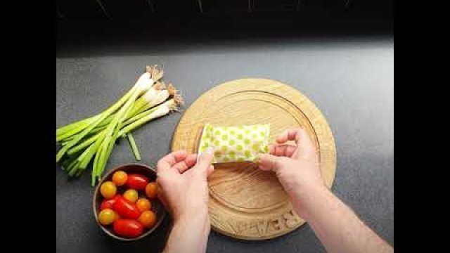 'Multiple folding techniques for beeswax food wraps'