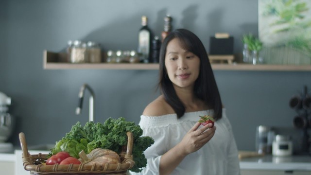 'Nikki Herrera-Bharwani for Sub-Zero\'s Fresh Food Matters (campaign teaser)'