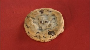 'How It\'s Actually Made - Chocolate Chip Cookies'