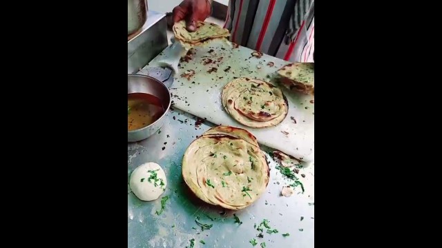 'Chur Chur Butter Naan Making in Desi style | Indian Food | Streetfood | Shorts | #shorts #streetfood'