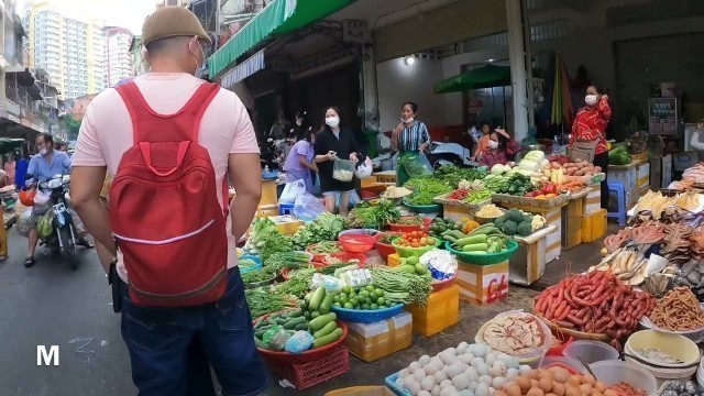 'Mixed Cambodian Street Food Market, Phnom Penh food shows walk day tour'