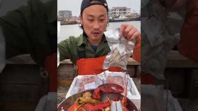 'Eating Shows - Chinese fisherman boil seafood ASMR eating food shows #Shorts'