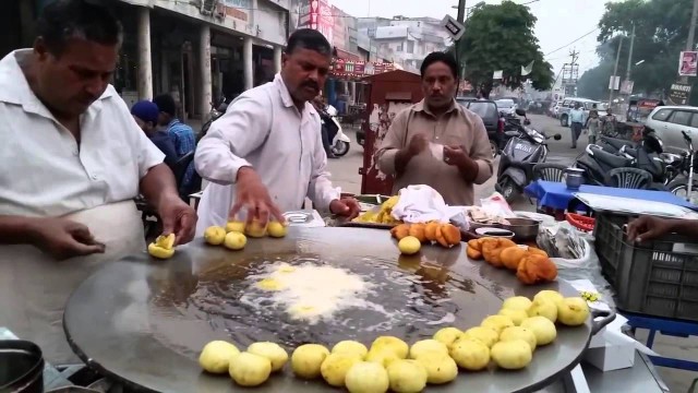 'Indian street food. How it\'s made?'