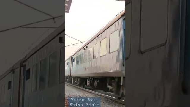 'Shatabdi Express | शताब्दी एक्सप्रेस || लखनऊ - दिल्ली || High-speed Crossing || #lucknow #delhi'