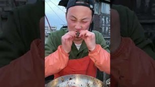 'Eating Shows - Chinese fisherman boil seafood ASMR eating food show'