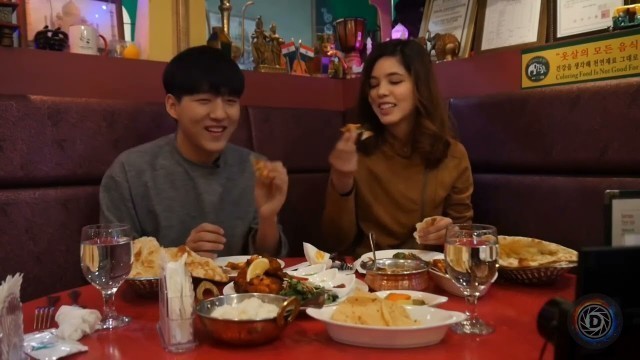 'Korean Trying Indian Food For The 1st Time (Butter Chicken, Tandoori Chicken, Naan, Papad, Rice) 4K'