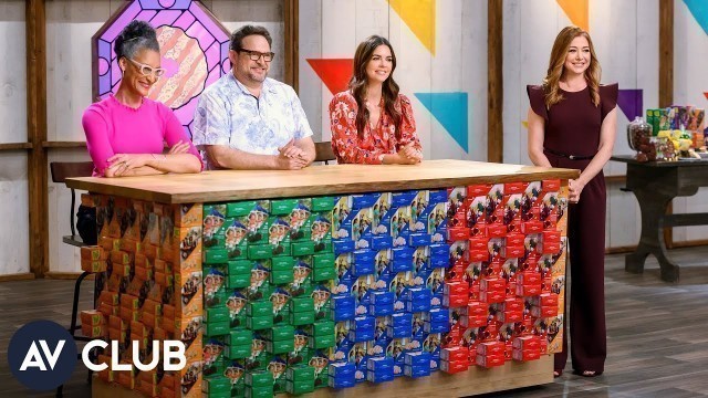 'Alyson Hannigan and Nacho Aguirre play our Girl Scout cookie game, Faux-Si-Dos'