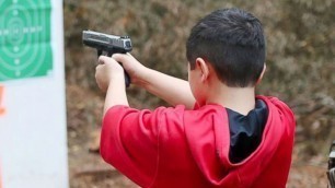 'Texas Kids Try Out Guns for 1st Time'