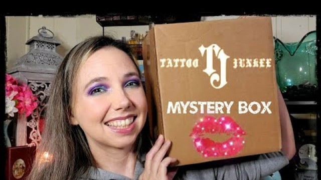 'Tattoo Junkee Cosmetics Mystery Box / Full Swatches / March 2020'