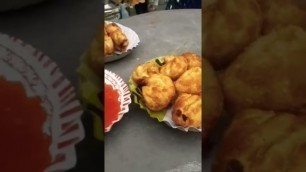 'Fried Momos | Delhi Street Food | C.P., New Delhi | #shorts #subscribe #foodblogger #momos #fyp'