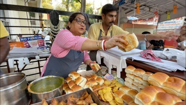 'Kalpana Aunty Serves Biggest Vadapav in Mumbai | Indian Street Food'