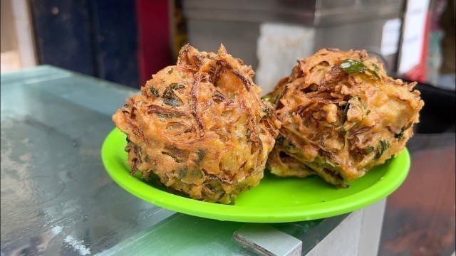 'Giant Round Shaped Onion Pakoda Making | Indian Street Food'