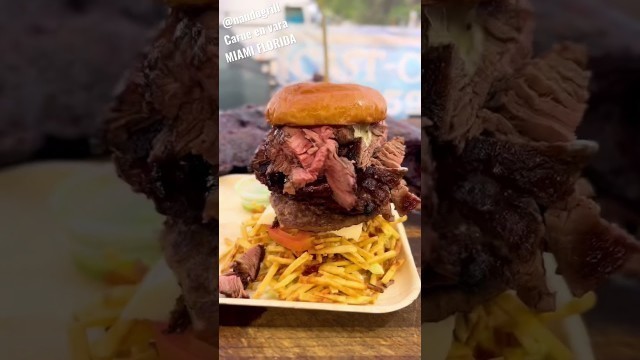 'Hamburguesa llanera de carne en vara en miami Florida @nandogrill. VENEZOLANOS, MUSICA LLANERA'