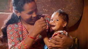 'Feeding Your Baby from 6-to-12 Months (Nepali) - Nutrition Series'