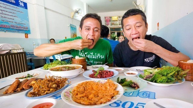 'Ultimate Thai Street Food Tour - POPEYE SAUSAGE + Crazy Papaya Salad!! | Udon Thani, Thailand'