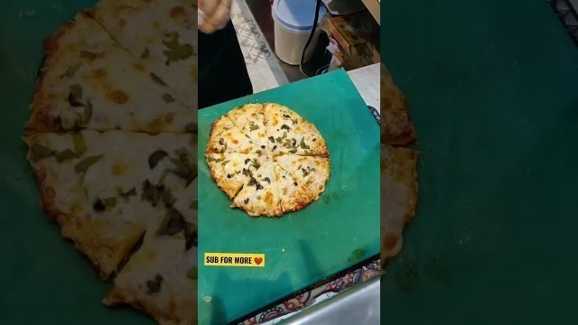 '10/- ₹ Pizza #shorts #foodshorts #streetfood #foodies #indianfood #youtubeshorts'