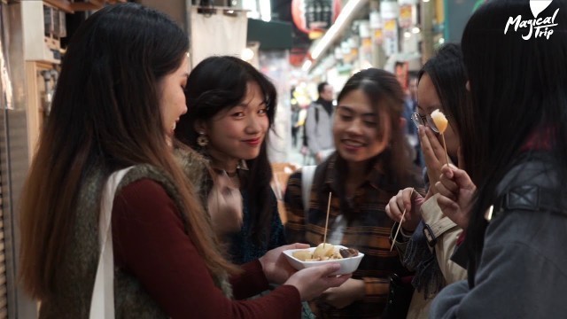 '[Osaka] Kuromon Market Food Walking Tour'