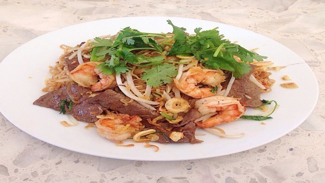 'Stir Fried Spicy MAMA Noodles with Shrimp and Beef -  Mi Goi Xao Tom Bo'