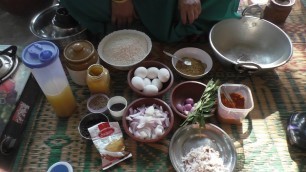 'muttai kulambu - chapati / egg curry recipe / village food recipes'