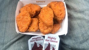 'SPICY CHICKEN NUGGETS MCDONALDS!!! BEST CHICKEN NUGGETS EVER?!?! MIGHTY HOT SAUCE TASTE TEST/REVIEW'