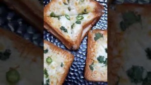 'cheese chilli bread pizza Cooking Show Chinese Food Making and Eating'