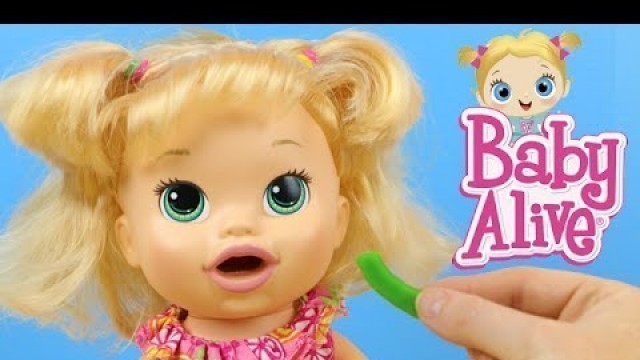 'Baby Alive Snackin\' Sara Eats and Poops Play Doh Food Doll Review'