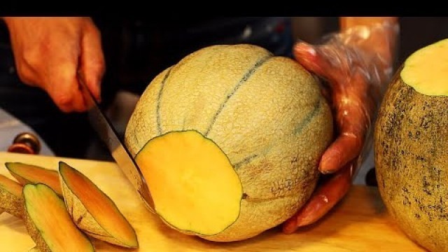 'Amazing Fruits Cutting Skills In Myeong-dong  / Korean Street Food  / 깔끔한 명동 과일집 컷팅 스킬'