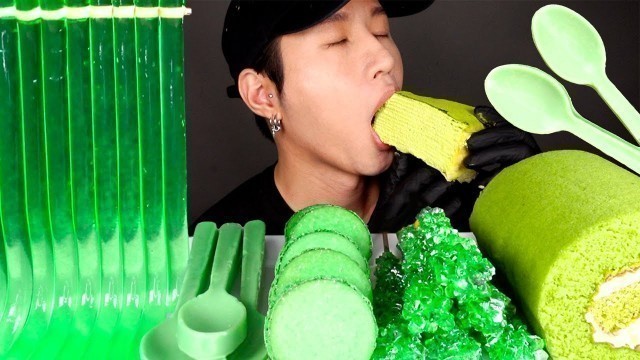 'ASMR GREEN FOOD JELLY NOODLES & EDIBLE SPOONS & MACARONS & ROCK CANDY & GREEN ROLL CAKE & CREPE CAKE'