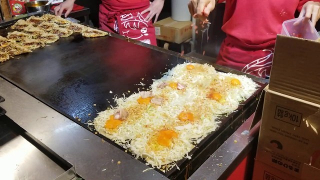 '#Japanese Street Food..OKONOMIYAKI!!@Nankai, Osaka!!!जय चन्द्र सुर्य!!!'