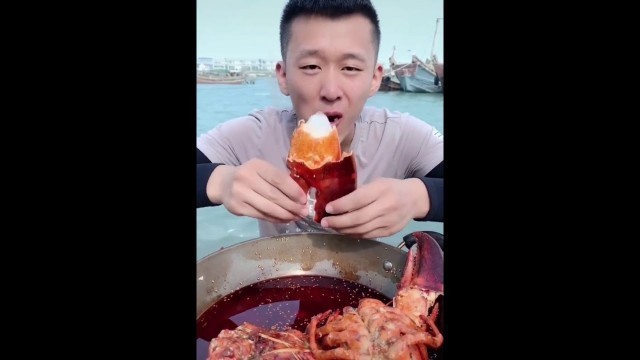 'Hot and spicy Chinese food, super spicy Chinese food making, super spicy Chinese lobsters'