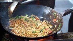 'Chinese Street Food - Best Shanghai Fried Noodles Chow mein 炒麵 Awesome Wok Technique China#12'