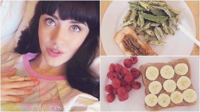 'Why I no longer eat a (completely) vegan diet | Food Diary Friday! | Melanie Murphy'