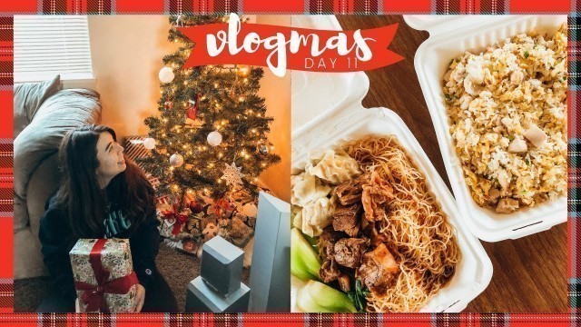 'UNPACKING PRESENTS, CHINESE FOOD TAKEOUT & MAKING VIETNAMESE SPRING ROLLS | VLOGMAS DAY 11'