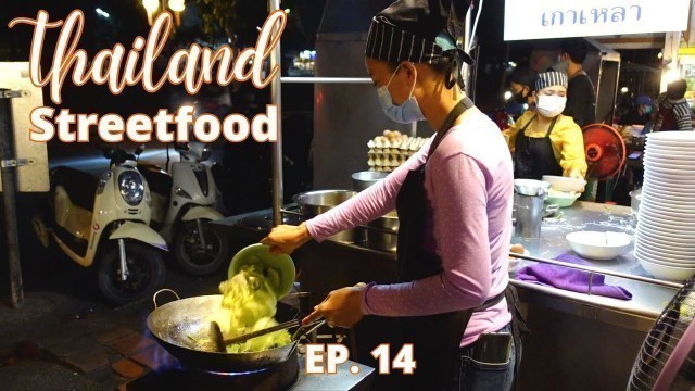 'Famous Sukiyaki Chang Phuak, steam bun, fried mussels pancake | Thailand street food'