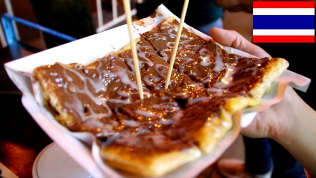 'THAI BANANA PANCAKE // Thailand Street Food'