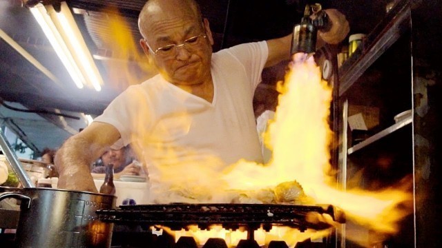 'FLAMETHROWER TUNA - Japanese Street Food in Osaka, Japan | CRAZY Street Food in Japan (居酒屋とよ)'