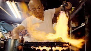 'FLAMETHROWER TUNA - Japanese Street Food in Osaka, Japan | CRAZY Street Food in Japan (居酒屋とよ)'