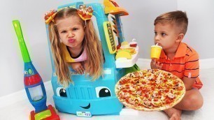 'Diana Pretend Play with Food Truck Toy'