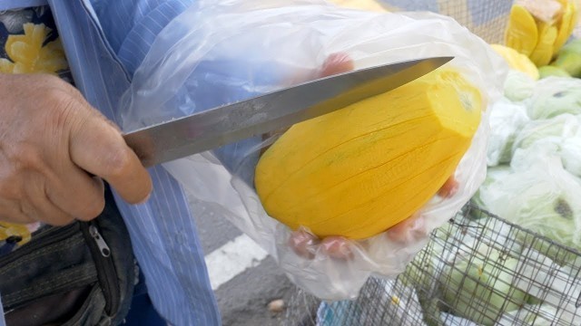 'Semi Ripe Mango Cutting | Thai Street Food'