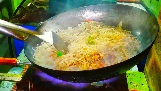 'Fastest Chinese Food Noodles Making  || Indian Street Food  || Chicken Noodles'