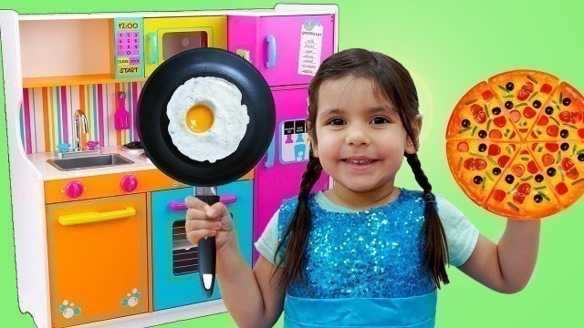 'Ellie Pretend Play Cooking Food on Kitchen Toys | Funny Food Toys Story Video for Kids'