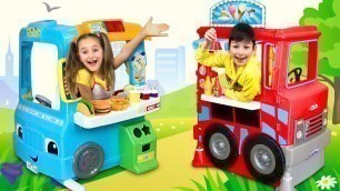 'Sasha play with Food Trucks toys and Teach Dad how to cook'