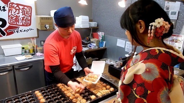 'Ridiculously Fast Takoyaki Vendor in Osaka (Sumiyoshi Taisha)'