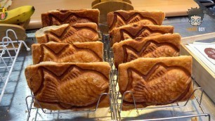 'Korean Street Food | Croissant Bungeoppang (Croissant Fish-Shaped Bun) in Myeong-Dong, Seoul Korea'