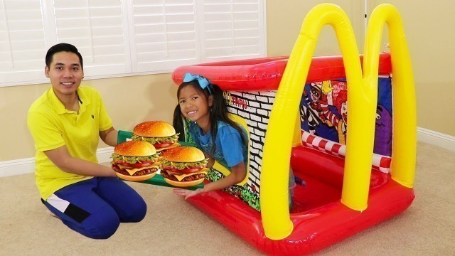 'Wendy Pretend Play w/ McDonald’s Inflatable Restaurant Drive Thru Food Toy'