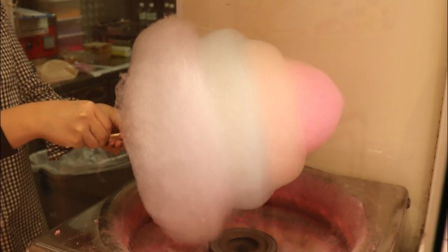 'Japanese Street Food - GIANT RAINBOW COTTON CANDY Osaka Japan'