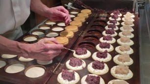 'JAPANESE STREET FOOD - WHITE BEAN TAIYAKI - OSAKA JAPAN'