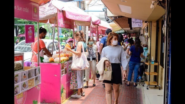 '[4K] Walking around \"Soi Ari 1\" Thai street food in office lunch time, Bangkok'