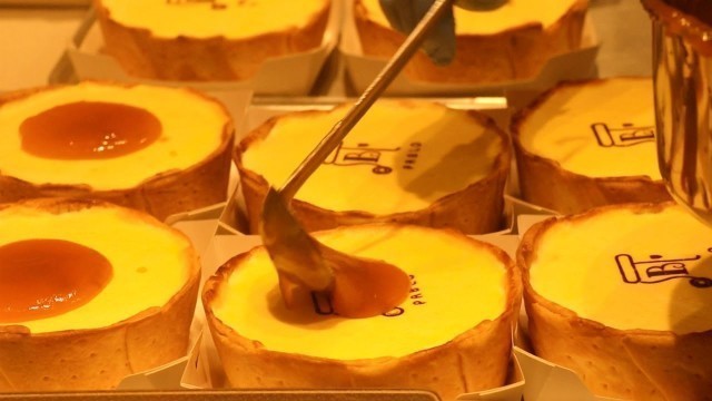 'Japanese Street Food - BAKE CHEESE TART Pablo Cheese Cake Osaka Japan'